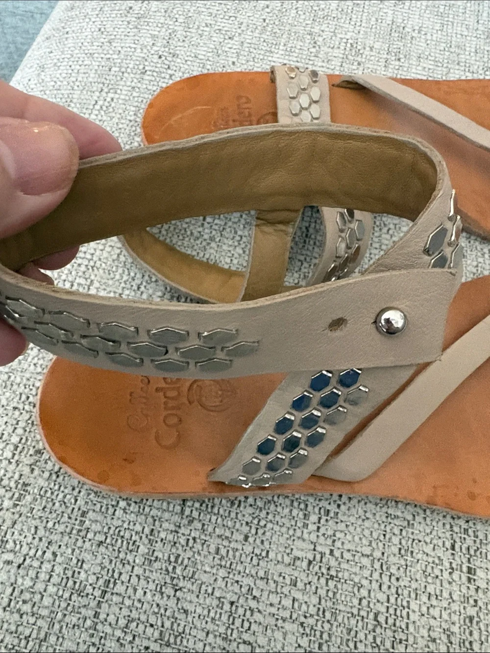 Calleen Cordero Beige Leather Studded Thong Flat Sandals Women’s Size 9